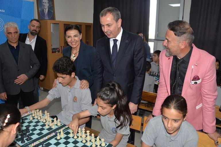 土耳其第4万期国际象棋班在梅尔辛开课